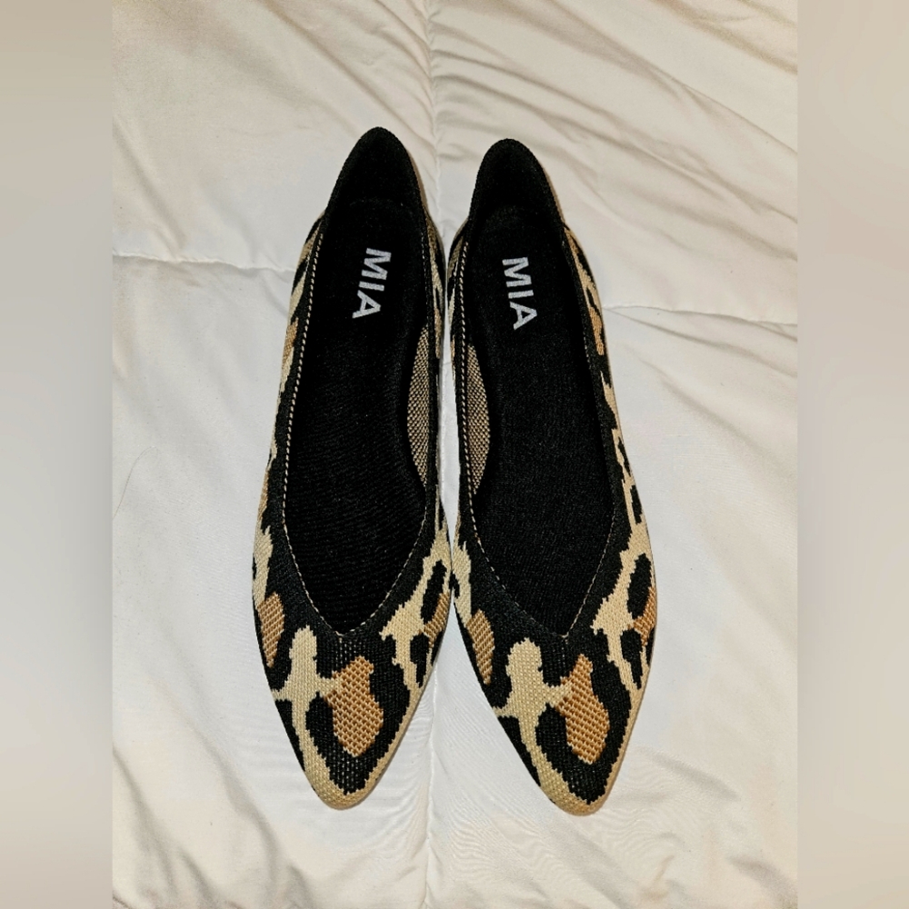 MIA brand- look a like Rothy's- Leopard print flats- size 7